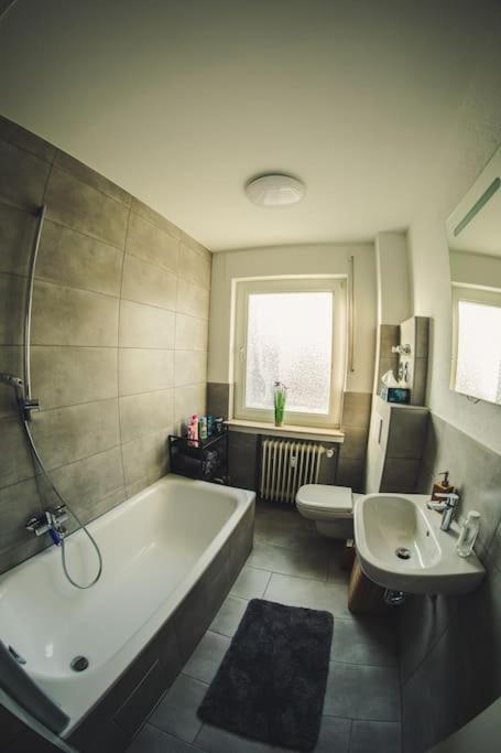 Wunderschoene Neue 3,5 Zimmerwohnung Naehe Kassel Bis 4 Erwachsene 3 Kinder Fuldatal Exteriör bild
