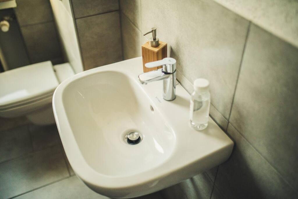 Wunderschoene Neue 3,5 Zimmerwohnung Naehe Kassel Bis 4 Erwachsene 3 Kinder Fuldatal Exteriör bild